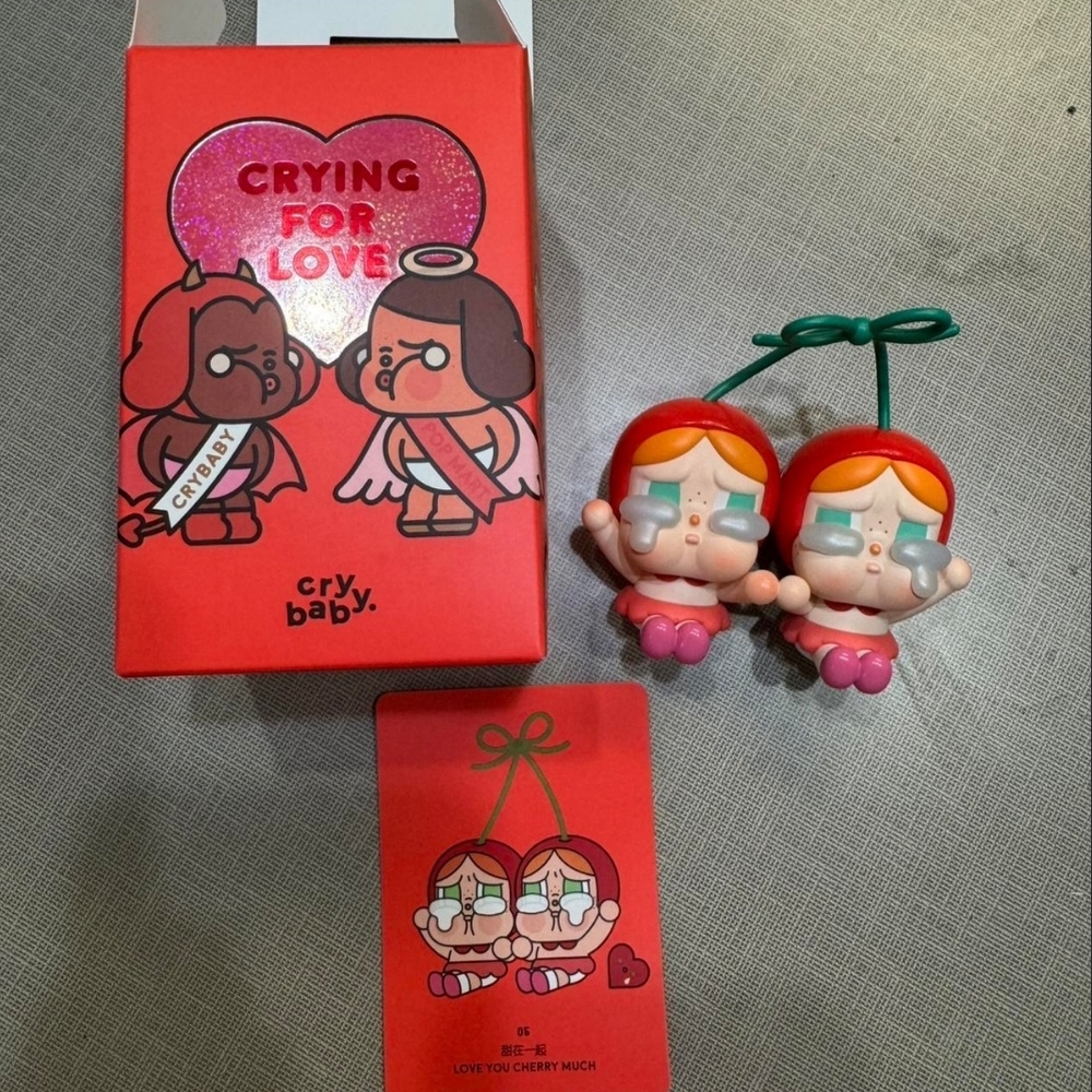 Crying for Love Toy Set - Red and Green